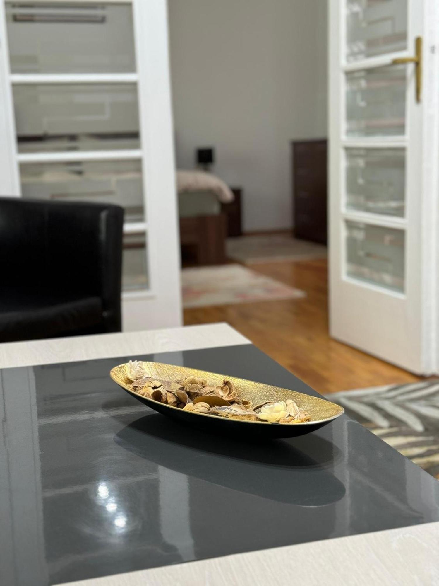 Apartament Victoria تيميشورا المظهر الخارجي الصورة
